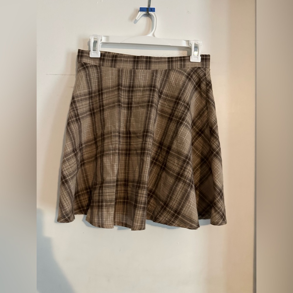 Brown plaid pleated skirt